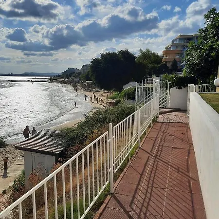 Вилла Sun Palace Свети-Влас